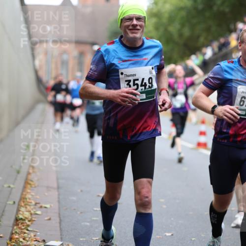 05.10.2025 - 20. swb-Marathon Bremen Michael Strokosch http://msf.ph/oto/9215634 05.10.2025 12:47:12 Laufen 3549, 6208 meine-sportfotos.de