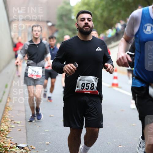 05.10.2025 - 20. swb-Marathon Bremen Michael Strokosch http://msf.ph/oto/9215649 05.10.2025 12:47:20 Laufen 958, 9, 847 meine-sportfotos.de