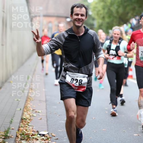 05.10.2025 - 20. swb-Marathon Bremen Michael Strokosch http://msf.ph/oto/9215652 05.10.2025 12:47:22 Laufen 828, 200, 3604 meine-sportfotos.de