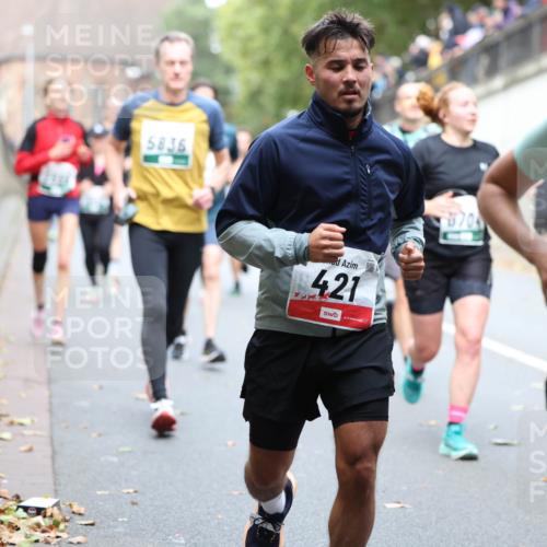 05.10.2025 - 20. swb-Marathon Bremen Michael Strokosch http://msf.ph/oto/9215656 05.10.2025 12:47:24 Laufen 5836, 421, 870 meine-sportfotos.de