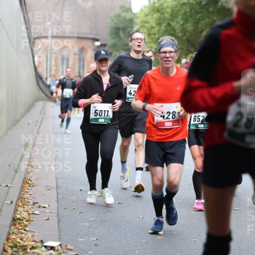 05.10.2025 - 20. swb-Marathon Bremen Michael Strokosch http://msf.ph/oto/9215663 05.10.2025 12:47:27 Laufen 5011, 42, 428, 79, 652, 2866 meine-sportfotos.de