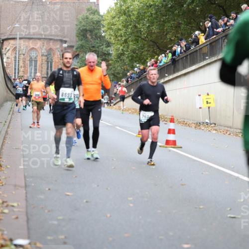 05.10.2025 - 20. swb-Marathon Bremen Michael Strokosch http://msf.ph/oto/9215671 05.10.2025 12:47:30 Laufen 1996, 8699, 209, 750, 6, 9, 1483 meine-sportfotos.de