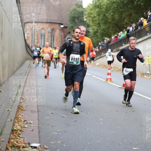 05.10.2025 - 20. swb-Marathon Bremen Michael Strokosch http://msf.ph/oto/9215673 05.10.2025 12:47:31 Laufen 8699, 7509 meine-sportfotos.de