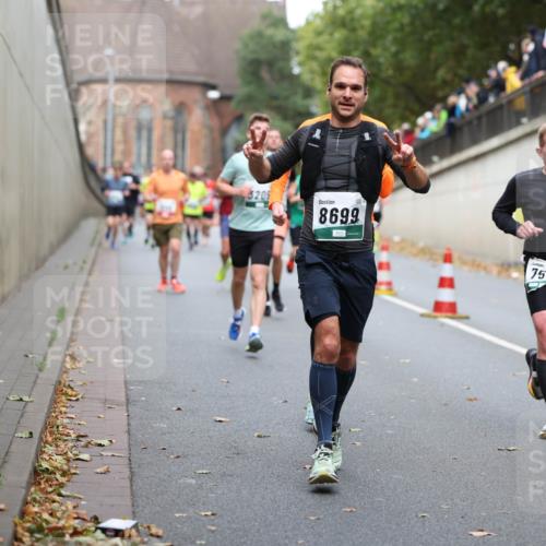05.10.2025 - 20. swb-Marathon Bremen Michael Strokosch http://msf.ph/oto/9215676 05.10.2025 12:47:32 Laufen 320, 8699, 7509 meine-sportfotos.de