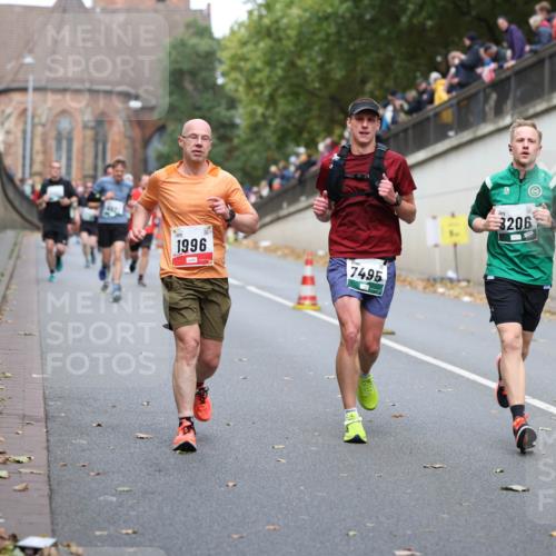 05.10.2025 - 20. swb-Marathon Bremen Michael Strokosch http://msf.ph/oto/9215684 05.10.2025 12:47:36 Laufen 1996, 7495, 8206 meine-sportfotos.de