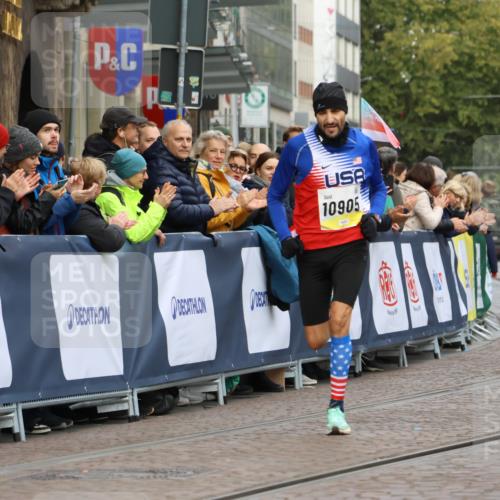 05.10.2025 - 20. swb-Marathon Bremen Strokosch-Dieckow http://msf.ph/oto/9219563 05.10.2025 10:31:34 Ziel 10905 meine-sportfotos.de