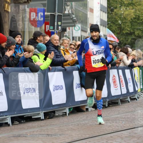 05.10.2025 - 20. swb-Marathon Bremen Strokosch-Dieckow http://msf.ph/oto/9219570 05.10.2025 10:31:34 Ziel 10905 meine-sportfotos.de