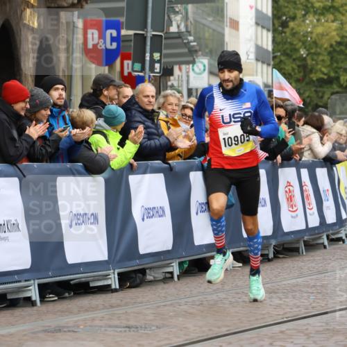05.10.2025 - 20. swb-Marathon Bremen Strokosch-Dieckow http://msf.ph/oto/9219577 05.10.2025 10:31:34 Ziel 10905 meine-sportfotos.de