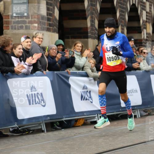 05.10.2025 - 20. swb-Marathon Bremen Strokosch-Dieckow http://msf.ph/oto/9219596 05.10.2025 10:31:36 Ziel 10905 meine-sportfotos.de