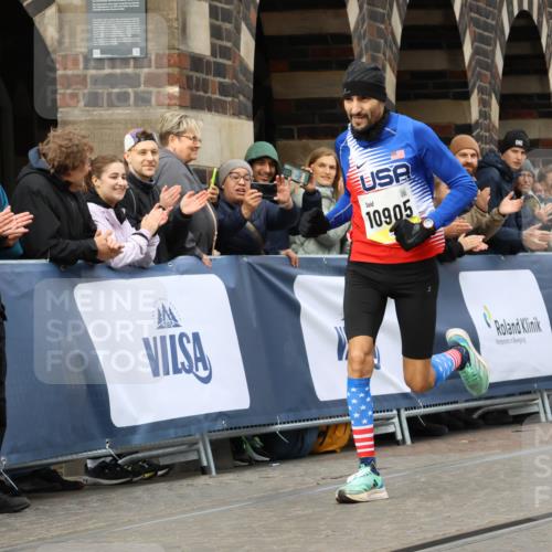 05.10.2025 - 20. swb-Marathon Bremen Strokosch-Dieckow http://msf.ph/oto/9219606 05.10.2025 10:31:36 Ziel 10905 meine-sportfotos.de