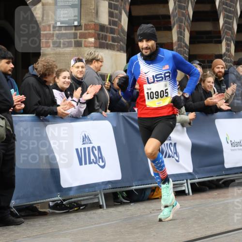 05.10.2025 - 20. swb-Marathon Bremen Strokosch-Dieckow http://msf.ph/oto/9219618 05.10.2025 10:31:37 Ziel 9291, 10905 meine-sportfotos.de