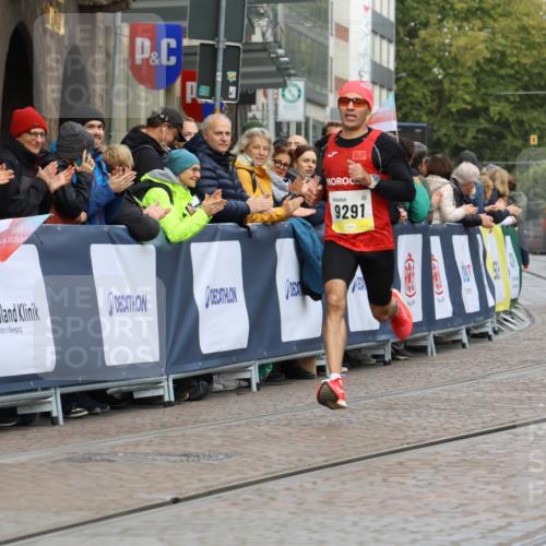 05.10.2025 - 20. swb-Marathon Bremen Strokosch-Dieckow http://msf.ph/oto/9219636 05.10.2025 10:31:45 Ziel 9291 meine-sportfotos.de