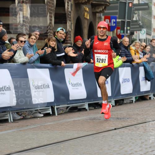 05.10.2025 - 20. swb-Marathon Bremen Strokosch-Dieckow http://msf.ph/oto/9219659 05.10.2025 10:31:46 Ziel 9291 meine-sportfotos.de