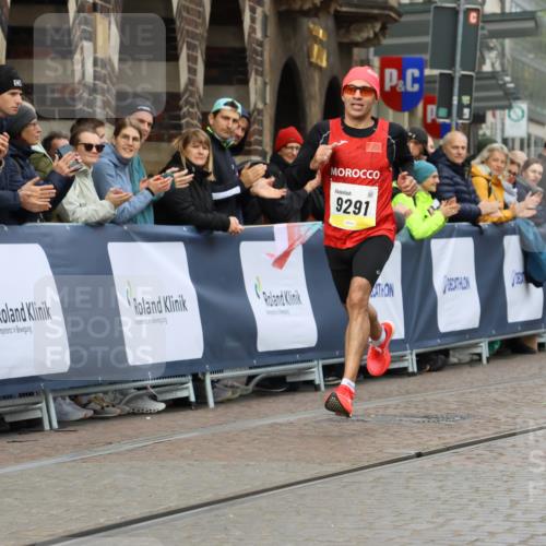 05.10.2025 - 20. swb-Marathon Bremen Strokosch-Dieckow http://msf.ph/oto/9219662 05.10.2025 10:31:46 Ziel 9291 meine-sportfotos.de
