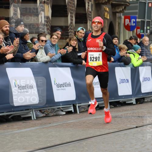 05.10.2025 - 20. swb-Marathon Bremen Strokosch-Dieckow http://msf.ph/oto/9219683 05.10.2025 10:31:46 Ziel 9291 meine-sportfotos.de