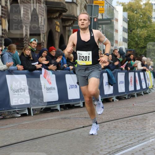 05.10.2025 - 20. swb-Marathon Bremen Strokosch-Dieckow http://msf.ph/oto/9219780 05.10.2025 10:32:00 Ziel 11201 meine-sportfotos.de