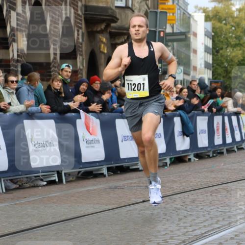 05.10.2025 - 20. swb-Marathon Bremen Strokosch-Dieckow http://msf.ph/oto/9219785 05.10.2025 10:32:00 Ziel 11201 meine-sportfotos.de