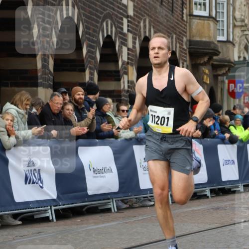 05.10.2025 - 20. swb-Marathon Bremen Strokosch-Dieckow http://msf.ph/oto/9219819 05.10.2025 10:32:00 Ziel 11201 meine-sportfotos.de