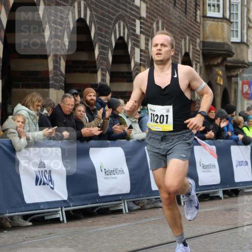 05.10.2025 - 20. swb-Marathon Bremen Strokosch-Dieckow http://msf.ph/oto/9219823 05.10.2025 10:32:00 Ziel 11201 meine-sportfotos.de