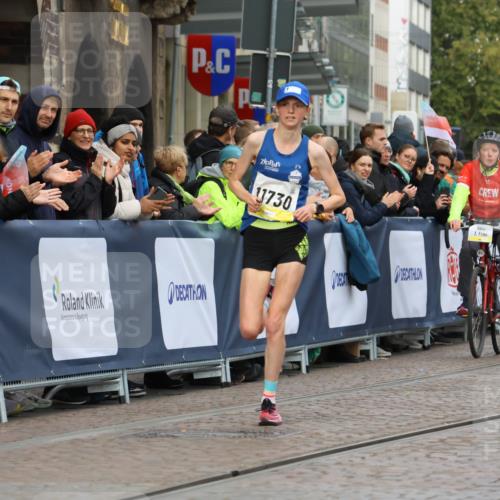 05.10.2025 - 20. swb-Marathon Bremen Strokosch-Dieckow http://msf.ph/oto/9219923 05.10.2025 10:32:38 Ziel 11730 meine-sportfotos.de