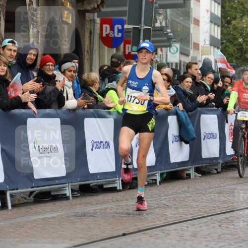 05.10.2025 - 20. swb-Marathon Bremen Strokosch-Dieckow http://msf.ph/oto/9219929 05.10.2025 10:32:38 Ziel 11730 meine-sportfotos.de
