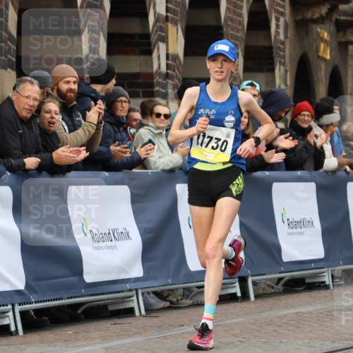 05.10.2025 - 20. swb-Marathon Bremen Strokosch-Dieckow http://msf.ph/oto/9219969 05.10.2025 10:32:39 Ziel 11730 meine-sportfotos.de