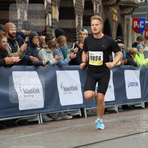 05.10.2025 - 20. swb-Marathon Bremen Strokosch-Dieckow http://msf.ph/oto/9220042 05.10.2025 10:32:49 Ziel 9996 meine-sportfotos.de