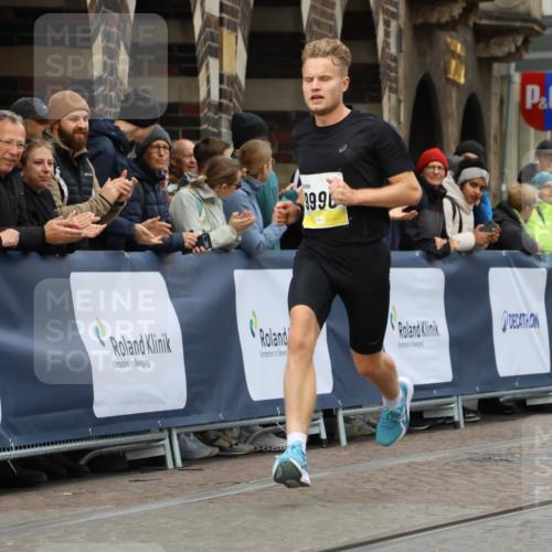 05.10.2025 - 20. swb-Marathon Bremen Strokosch-Dieckow http://msf.ph/oto/9220051 05.10.2025 10:32:50 Ziel 9996 meine-sportfotos.de