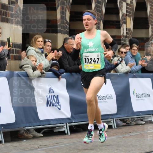 05.10.2025 - 20. swb-Marathon Bremen Strokosch-Dieckow http://msf.ph/oto/9220134 05.10.2025 10:33:35 Ziel 10247, 11130 meine-sportfotos.de