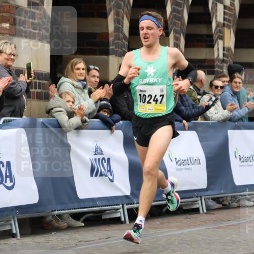 05.10.2025 - 20. swb-Marathon Bremen Strokosch-Dieckow http://msf.ph/oto/9220138 05.10.2025 10:33:35 Ziel 10247, 11130 meine-sportfotos.de