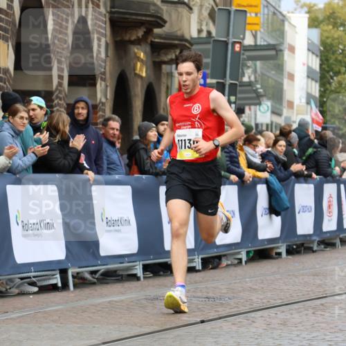 05.10.2025 - 20. swb-Marathon Bremen Strokosch-Dieckow http://msf.ph/oto/9220149 05.10.2025 10:33:44 Ziel 9320, 11130 meine-sportfotos.de