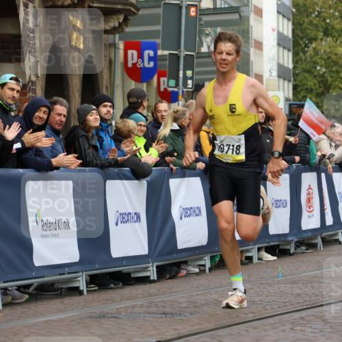 05.10.2025 - 20. swb-Marathon Bremen Strokosch-Dieckow http://msf.ph/oto/9220252 05.10.2025 10:34:33 Ziel 9319, 10718 meine-sportfotos.de