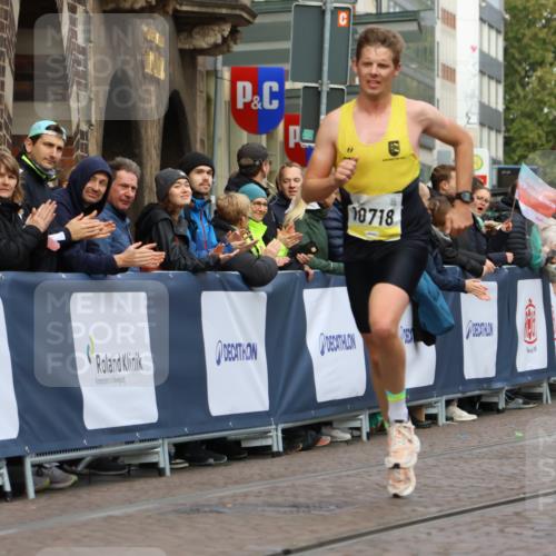 05.10.2025 - 20. swb-Marathon Bremen Strokosch-Dieckow http://msf.ph/oto/9220258 05.10.2025 10:34:33 Ziel 9319, 10718 meine-sportfotos.de