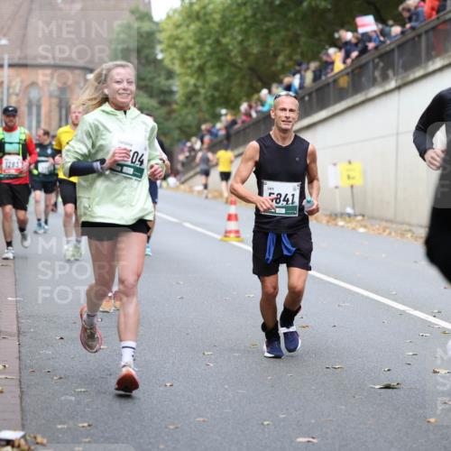 05.10.2025 - 20. swb-Marathon Bremen Michael Strokosch http://msf.ph/oto/9220275 05.10.2025 12:47:49 Laufen 1283, 04, 841, 57 meine-sportfotos.de
