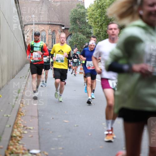 05.10.2025 - 20. swb-Marathon Bremen Michael Strokosch http://msf.ph/oto/9220278 05.10.2025 12:47:51 Laufen 1283, 2661, 7791, 2501, 224 meine-sportfotos.de