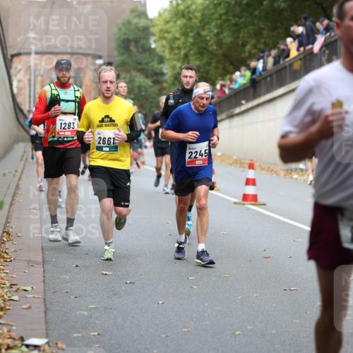 05.10.2025 - 20. swb-Marathon Bremen Michael Strokosch http://msf.ph/oto/9220280 05.10.2025 12:47:52 Laufen 1283, 2661, 2245, 8312 meine-sportfotos.de