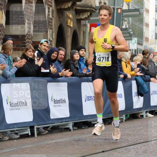 05.10.2025 - 20. swb-Marathon Bremen Strokosch-Dieckow http://msf.ph/oto/9220281 05.10.2025 10:34:34 Ziel 9319, 10718 meine-sportfotos.de