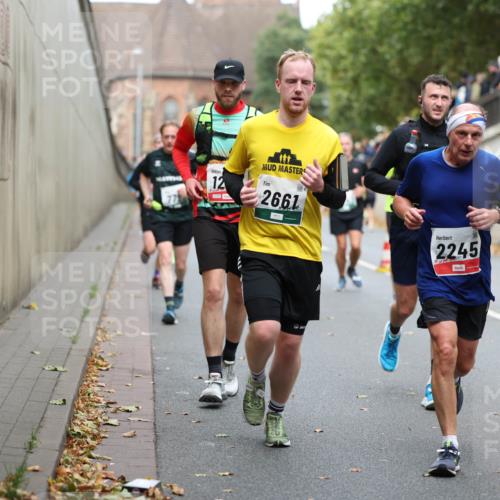 05.10.2025 - 20. swb-Marathon Bremen Michael Strokosch http://msf.ph/oto/9220286 05.10.2025 12:47:53 Laufen 12, 2661, 2245 meine-sportfotos.de