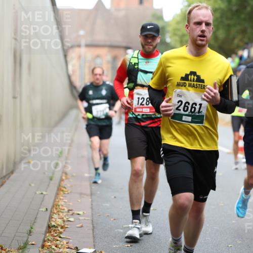 05.10.2025 - 20. swb-Marathon Bremen Michael Strokosch http://msf.ph/oto/9220289 05.10.2025 12:47:54 Laufen 128, 2661, 225 meine-sportfotos.de