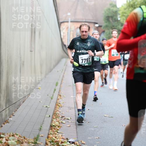 05.10.2025 - 20. swb-Marathon Bremen Michael Strokosch http://msf.ph/oto/9220291 05.10.2025 12:47:55 Laufen 7791, 024, 3165, 1283 meine-sportfotos.de