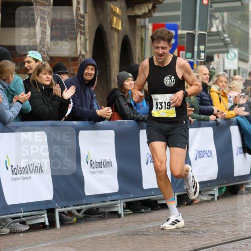 05.10.2025 - 20. swb-Marathon Bremen Strokosch-Dieckow http://msf.ph/oto/9220292 05.10.2025 10:34:37 Ziel 9319, 10718 meine-sportfotos.de