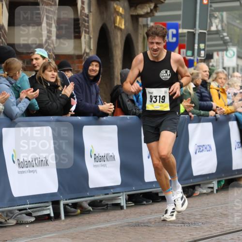 05.10.2025 - 20. swb-Marathon Bremen Strokosch-Dieckow http://msf.ph/oto/9220296 05.10.2025 10:34:38 Ziel 9319 meine-sportfotos.de