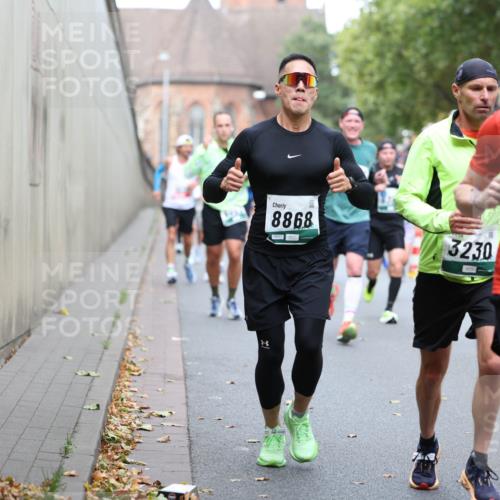 05.10.2025 - 20. swb-Marathon Bremen Michael Strokosch http://msf.ph/oto/9220301 05.10.2025 12:47:59 Laufen 8868, 3230, 3169 meine-sportfotos.de