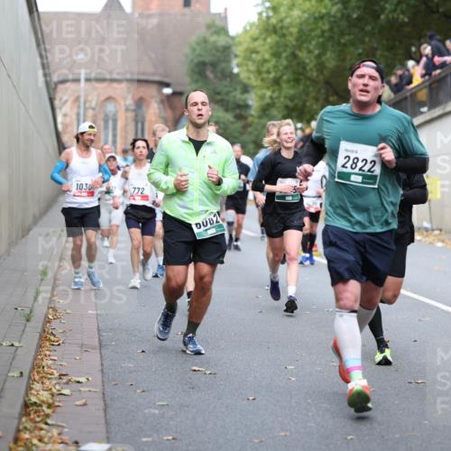 05.10.2025 - 20. swb-Marathon Bremen Michael Strokosch http://msf.ph/oto/9220307 05.10.2025 12:48:00 Laufen 1030, 772, 2, 2822 meine-sportfotos.de