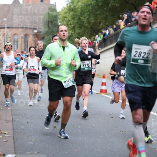 05.10.2025 - 20. swb-Marathon Bremen Michael Strokosch http://msf.ph/oto/9220310 05.10.2025 12:48:01 Laufen 1036, 2712, 772, 7775, 88, 2822 meine-sportfotos.de