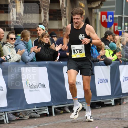 05.10.2025 - 20. swb-Marathon Bremen Strokosch-Dieckow http://msf.ph/oto/9220312 05.10.2025 10:34:38 Ziel 9319 meine-sportfotos.de