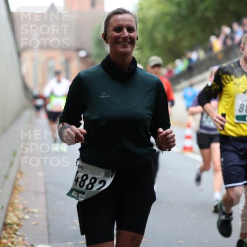 05.10.2025 - 20. swb-Marathon Bremen Michael Strokosch http://msf.ph/oto/9220329 05.10.2025 12:48:07 Laufen 8860, 4882 meine-sportfotos.de