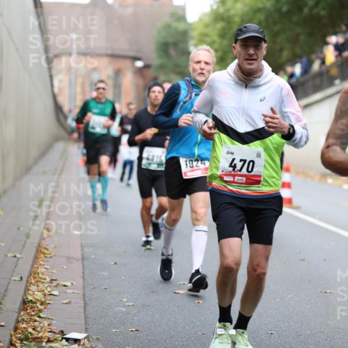 05.10.2025 - 20. swb-Marathon Bremen Michael Strokosch http://msf.ph/oto/9220334 05.10.2025 12:48:12 Laufen 4815, 1924, 470, 01765, 4129 meine-sportfotos.de