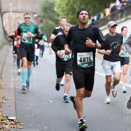 05.10.2025 - 20. swb-Marathon Bremen Michael Strokosch http://msf.ph/oto/9220341 05.10.2025 12:48:14 Laufen 2668, 2774, 6815 meine-sportfotos.de