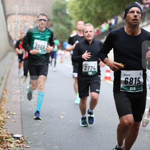 05.10.2025 - 20. swb-Marathon Bremen Michael Strokosch http://msf.ph/oto/9220343 05.10.2025 12:48:15 Laufen 2668, 2774, 6815 meine-sportfotos.de